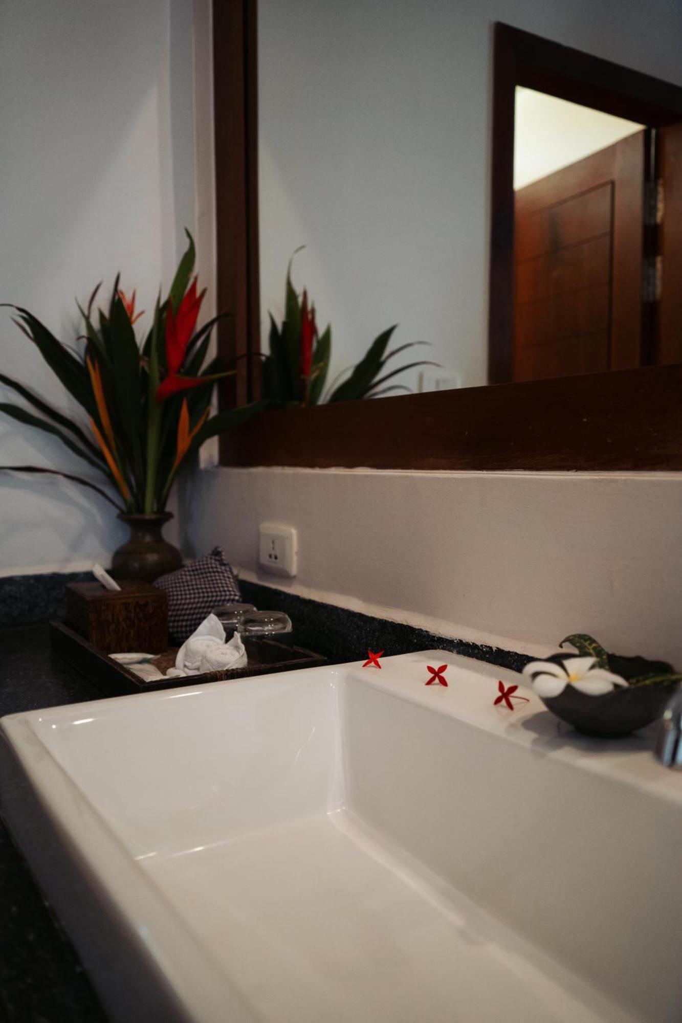 Battambang Resort Екстериор снимка