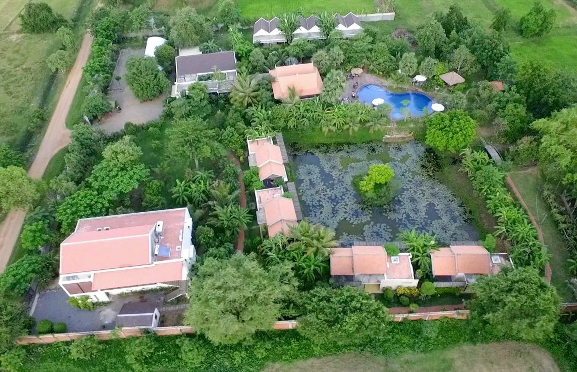 Battambang Resort Екстериор снимка